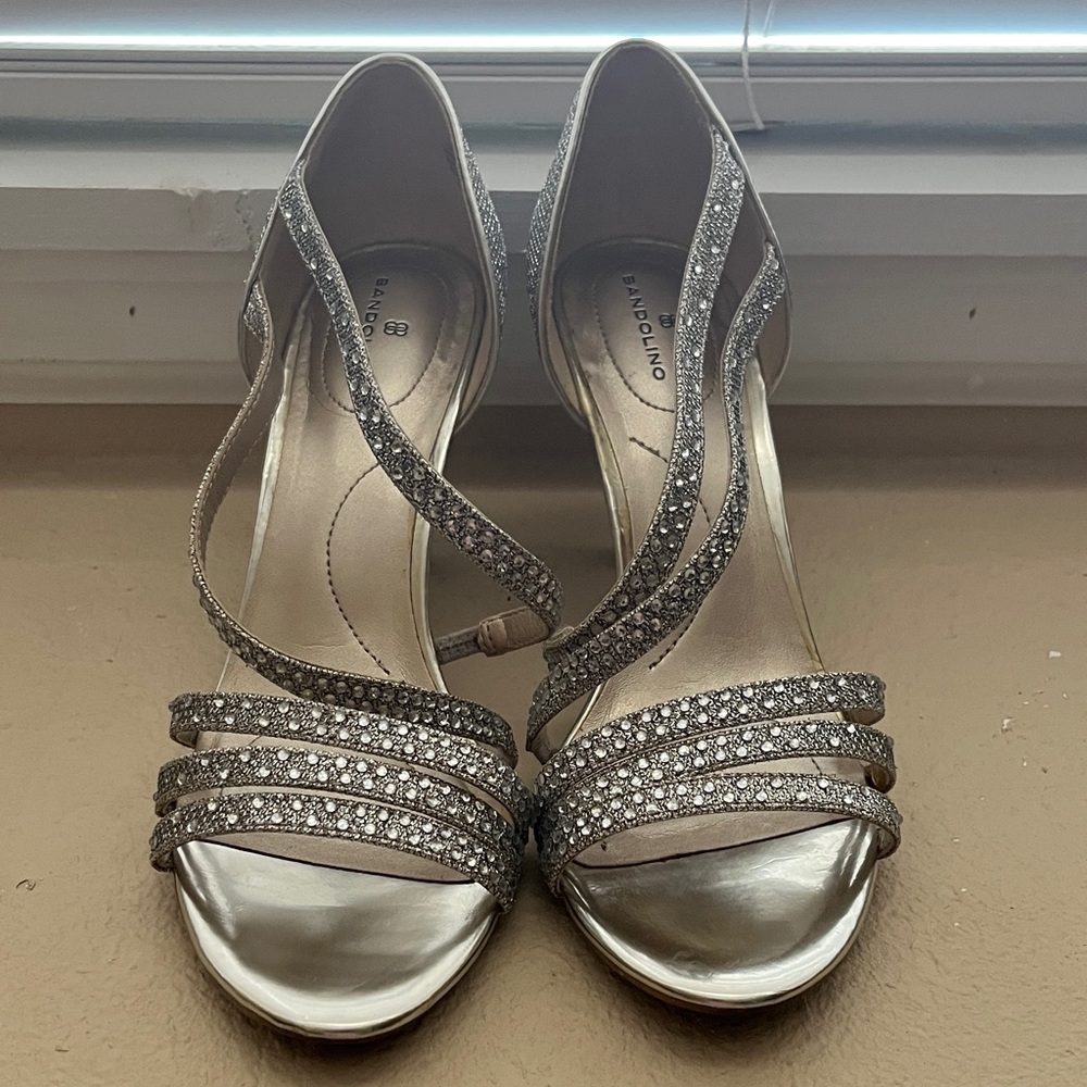 Bandolino Glittering Silver Strappy Heels Sz 8.5 - Picture 2 of 5